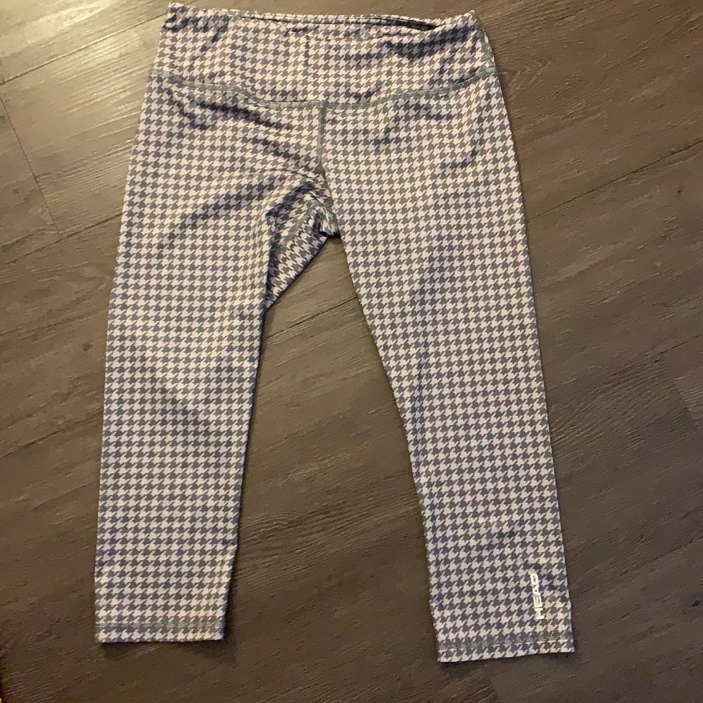 HEAD gray and white houndstooth Capri legging S